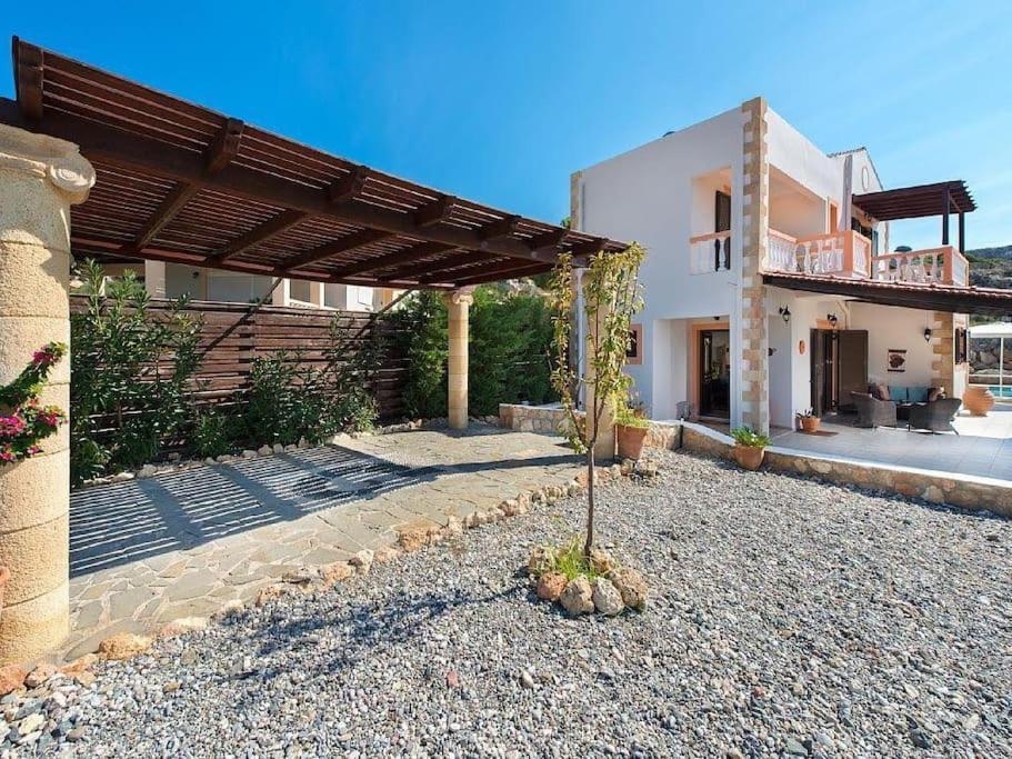 Villa Pefki 외부 사진